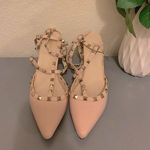 Beautiful rivet pumps
